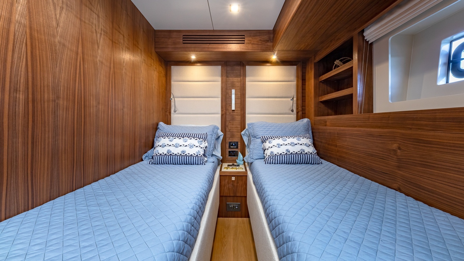 2023 Sirena Flybridge