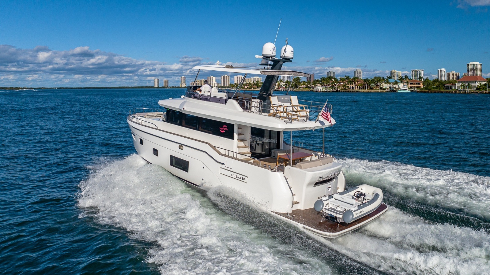 2023 Sirena Flybridge
