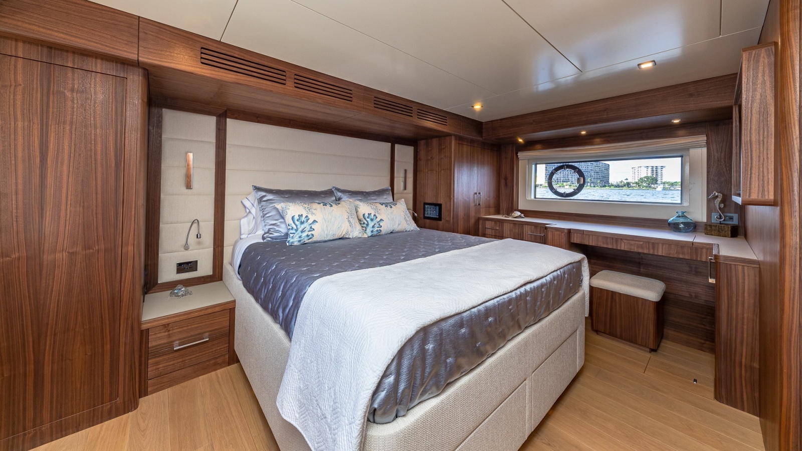 2023 Sirena Flybridge