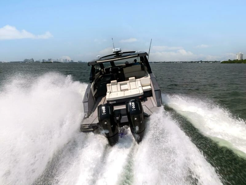 2023 Cruisers Yachts 42 GLS OB