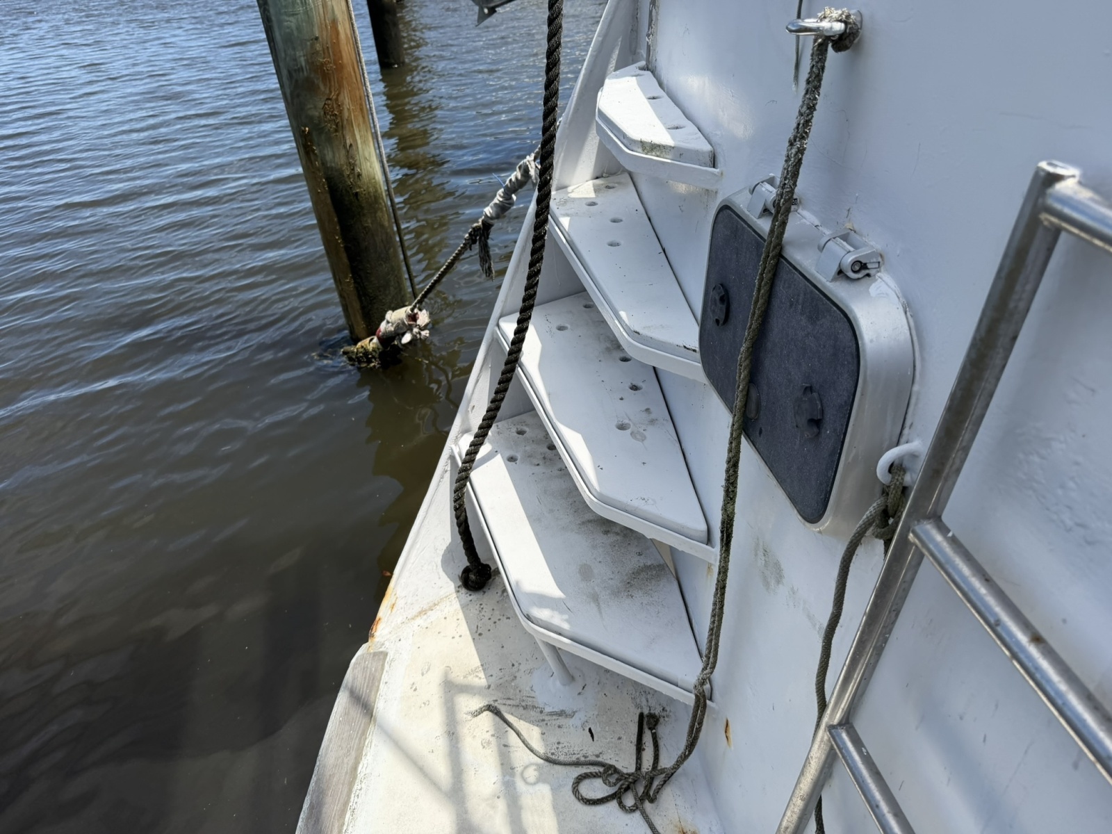 44ft Bruce Roberts Yacht For Sale