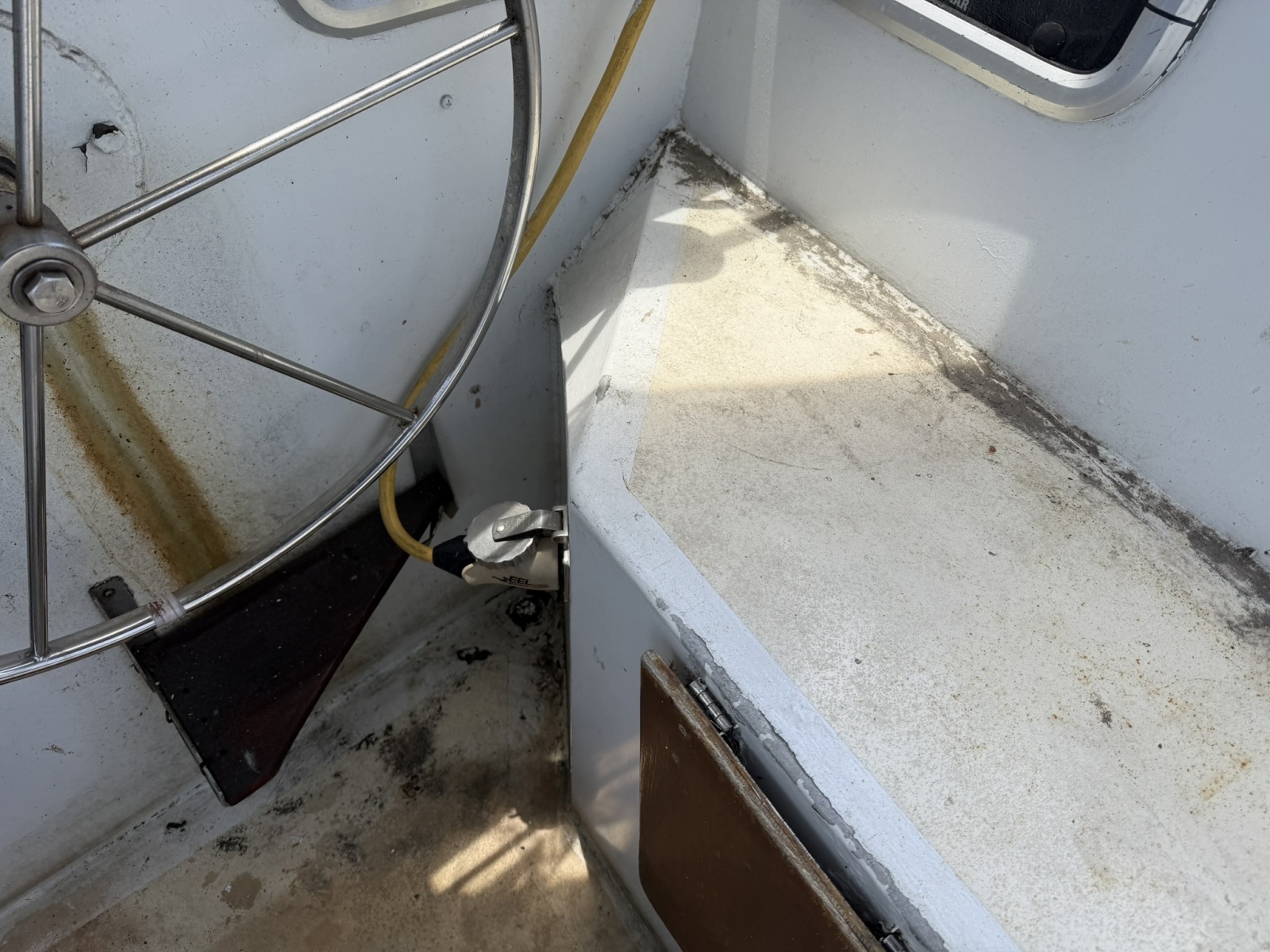 44ft Bruce Roberts Yacht For Sale