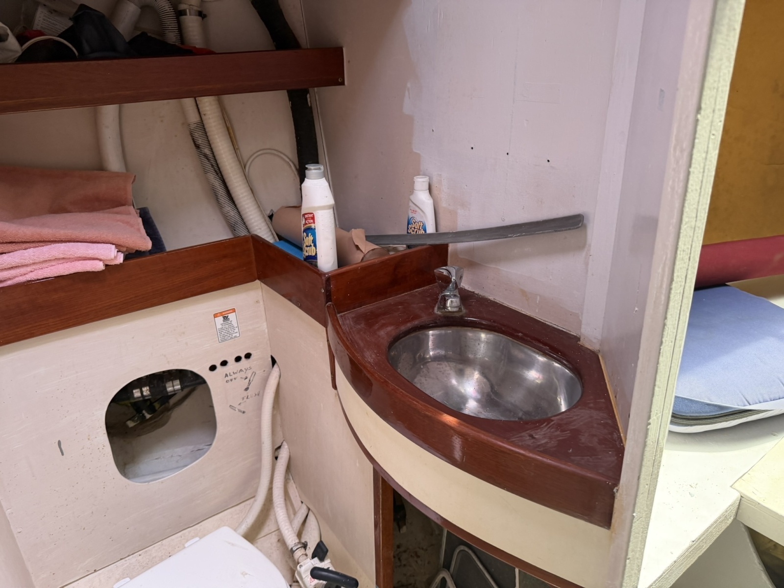 44ft Bruce Roberts Yacht For Sale