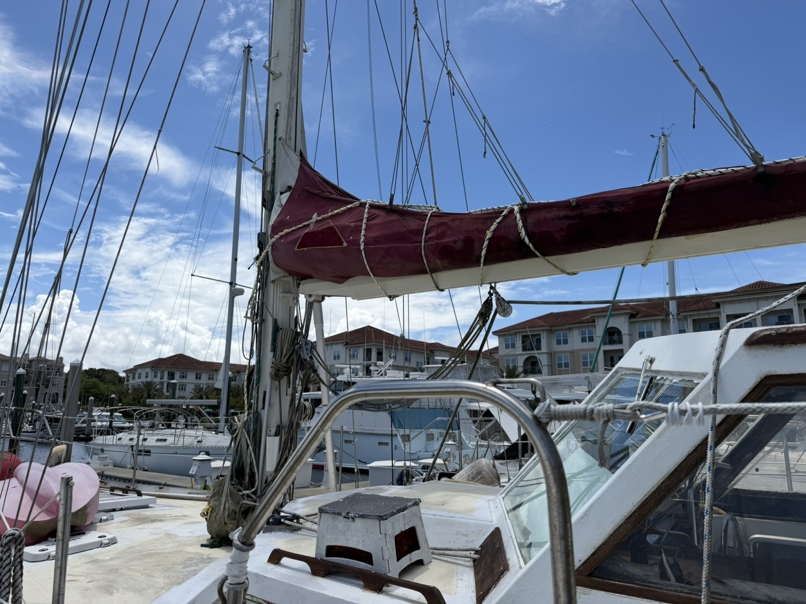 44ft Bruce Roberts Yacht For Sale