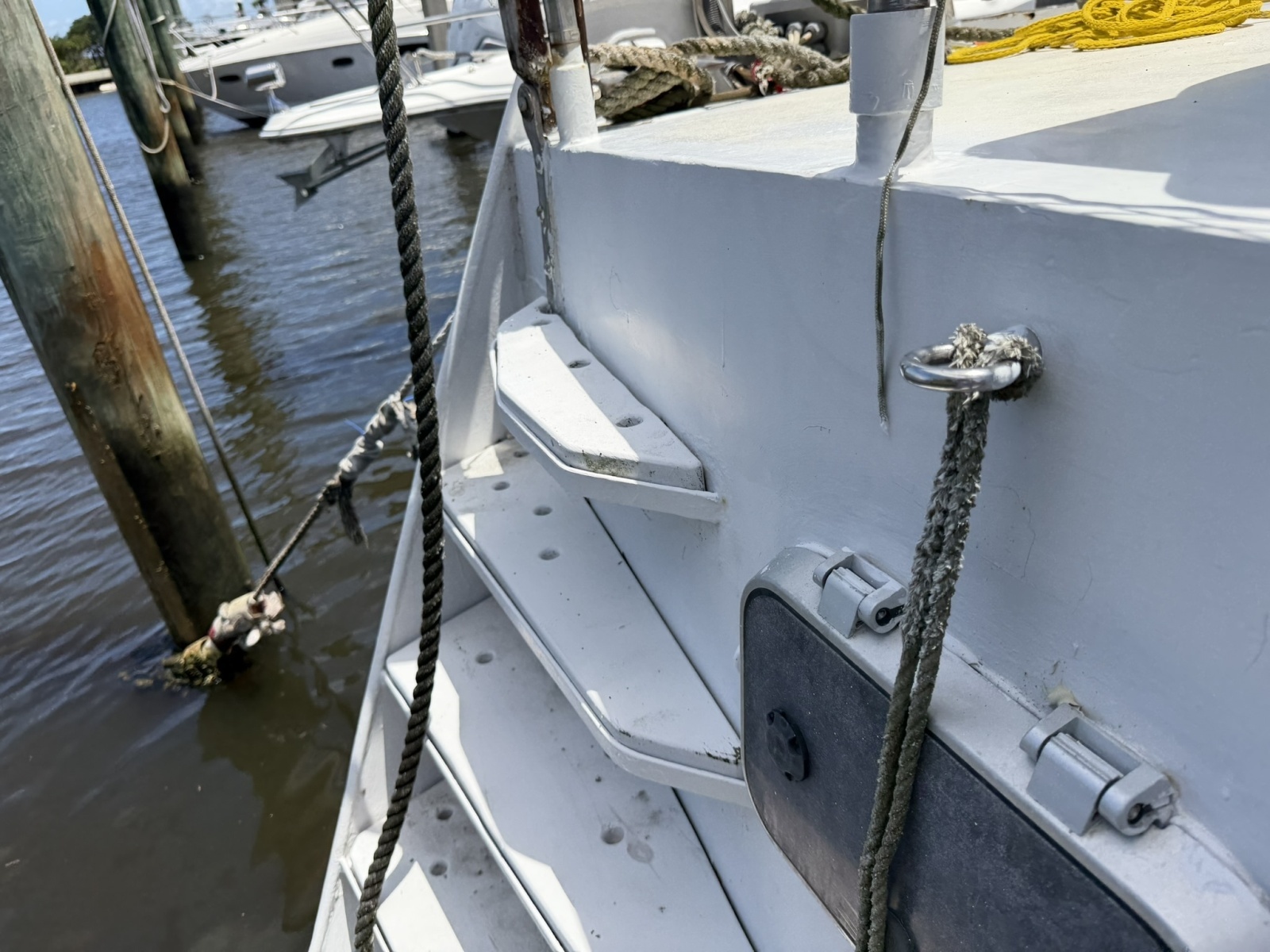 44ft Bruce Roberts Yacht For Sale