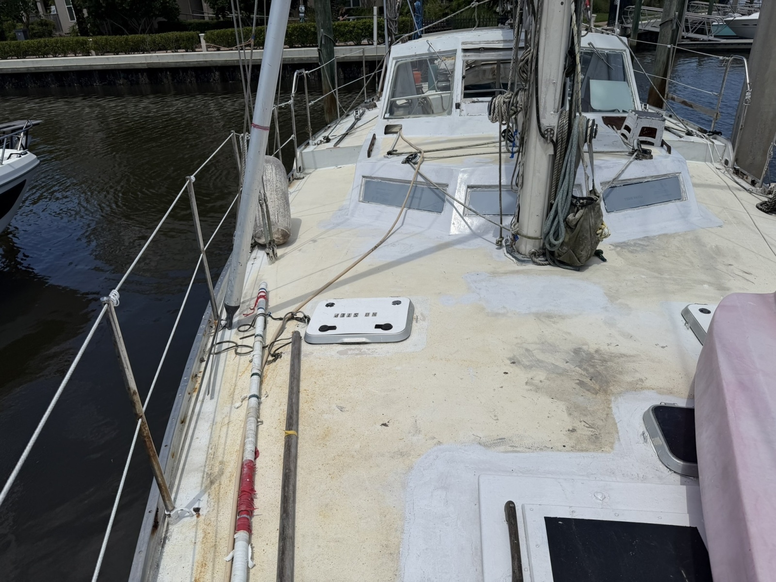 44ft Bruce Roberts Yacht For Sale