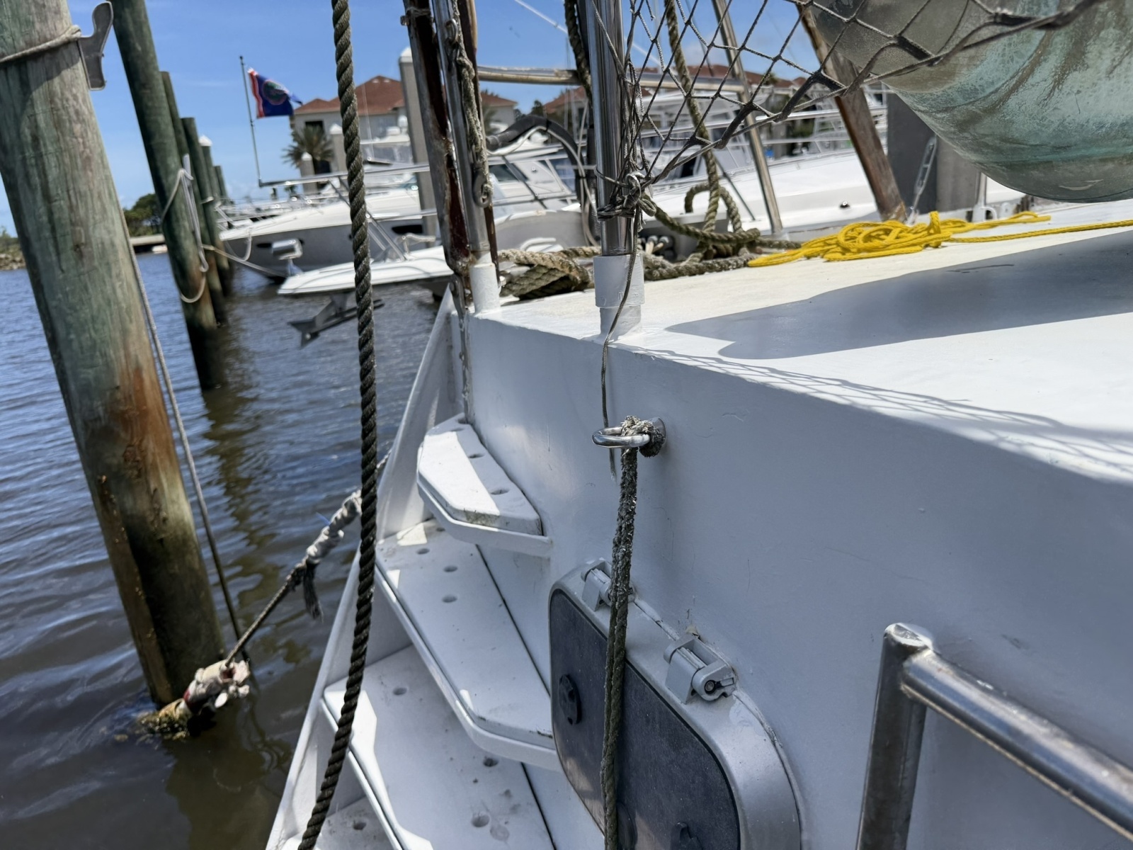 44ft Bruce Roberts Yacht For Sale