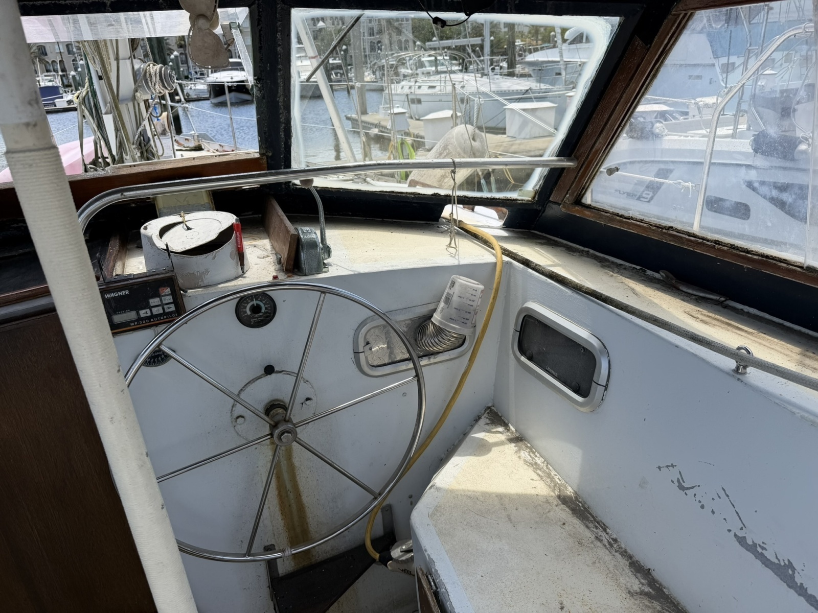 44ft Bruce Roberts Yacht For Sale