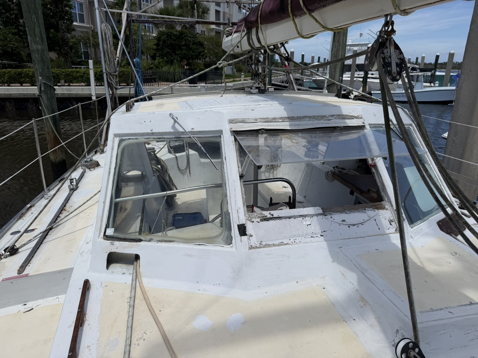 44ft Bruce Roberts Yacht For Sale