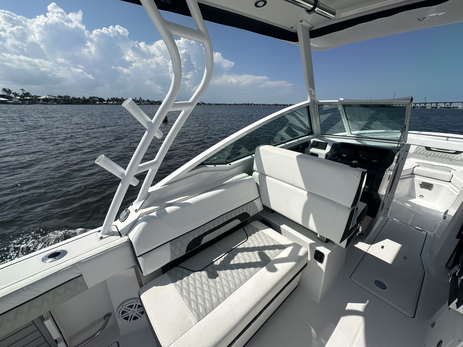 2024 Blackfin 272DC