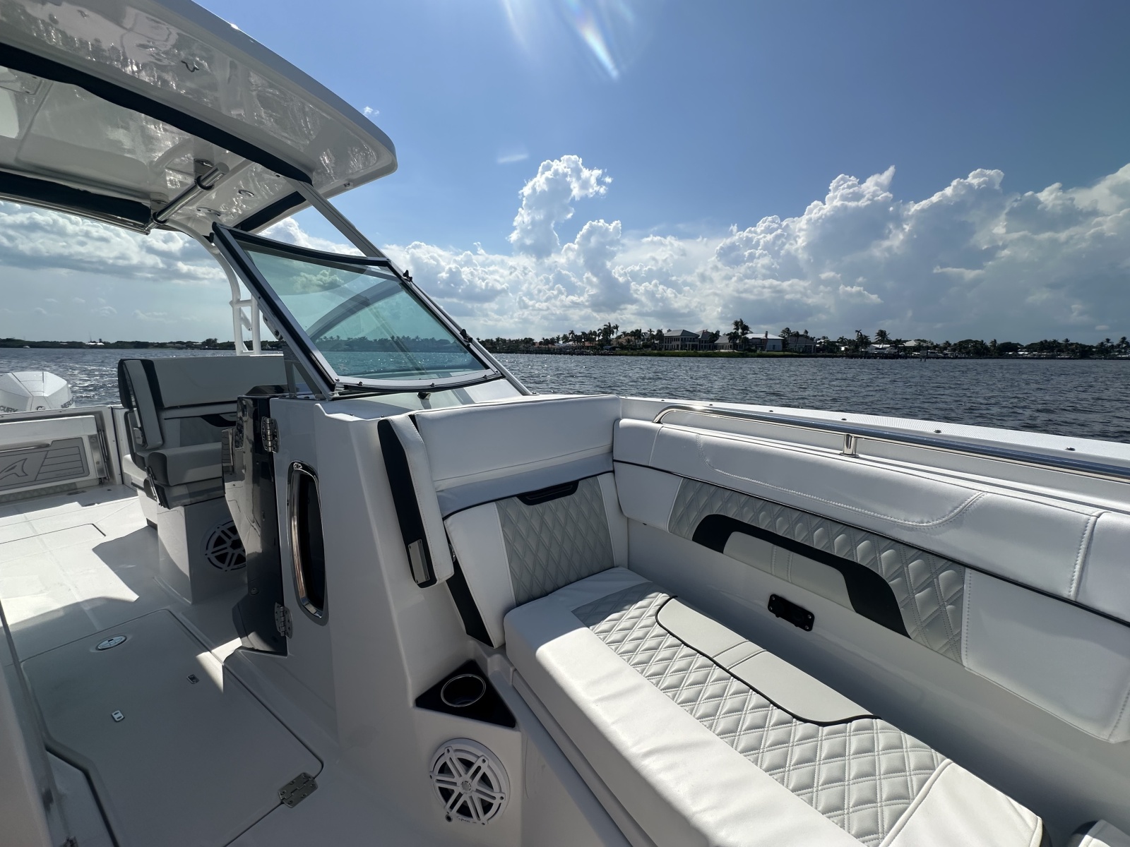 2024 Blackfin 272DC