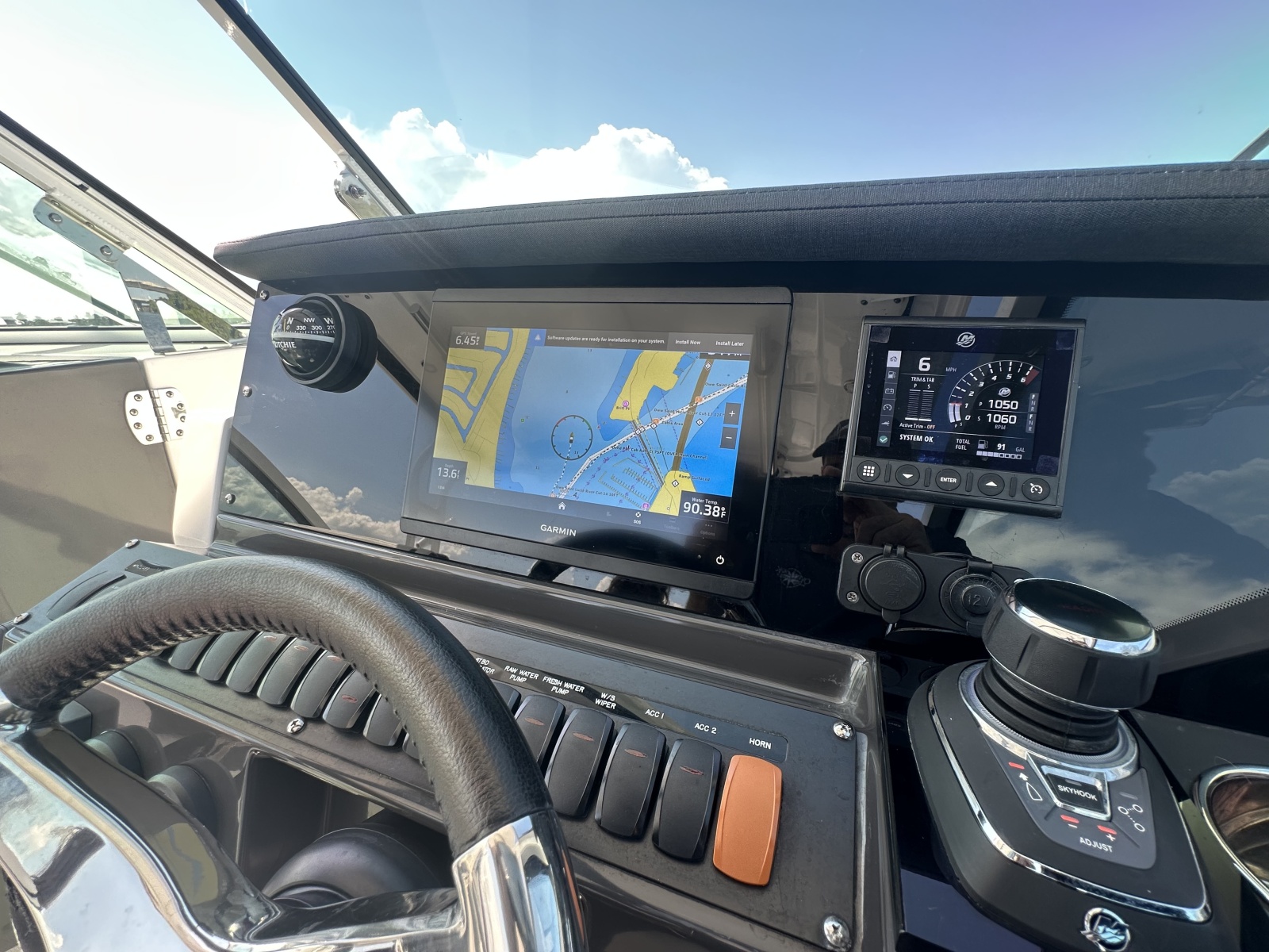 2024 Blackfin 272DC