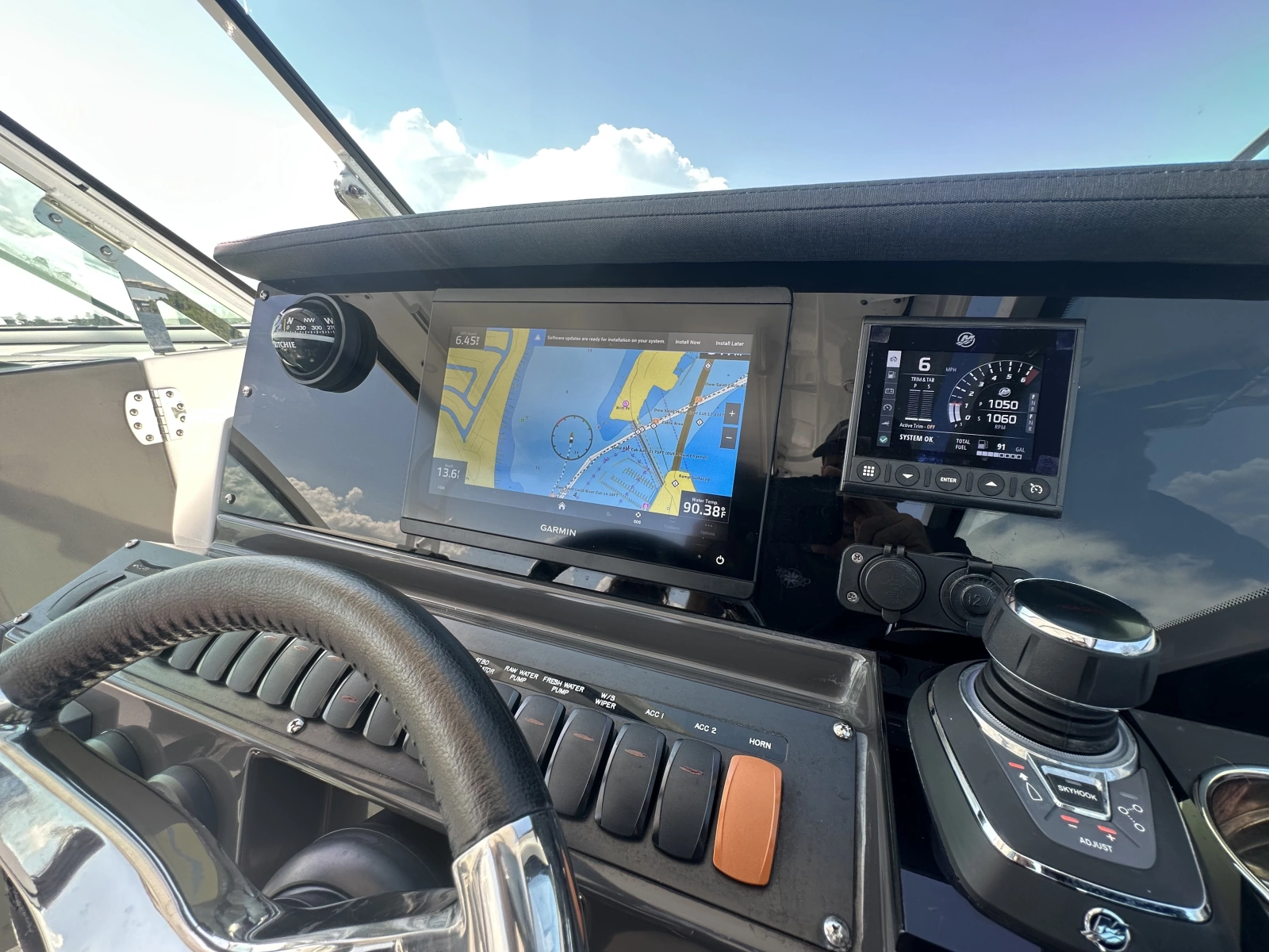 2024 Blackfin 272DC