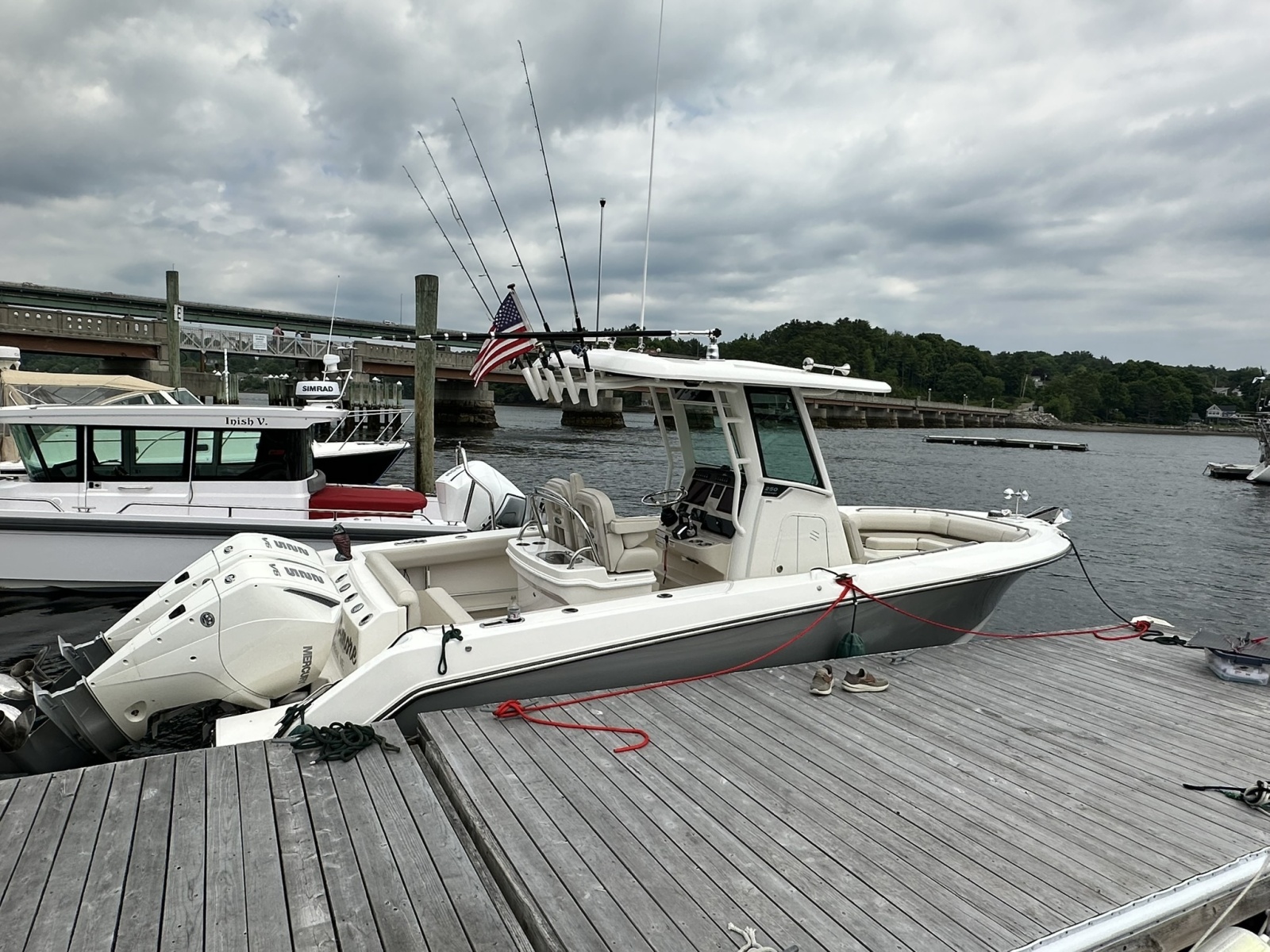 2024 Boston Whaler 250 Outrage