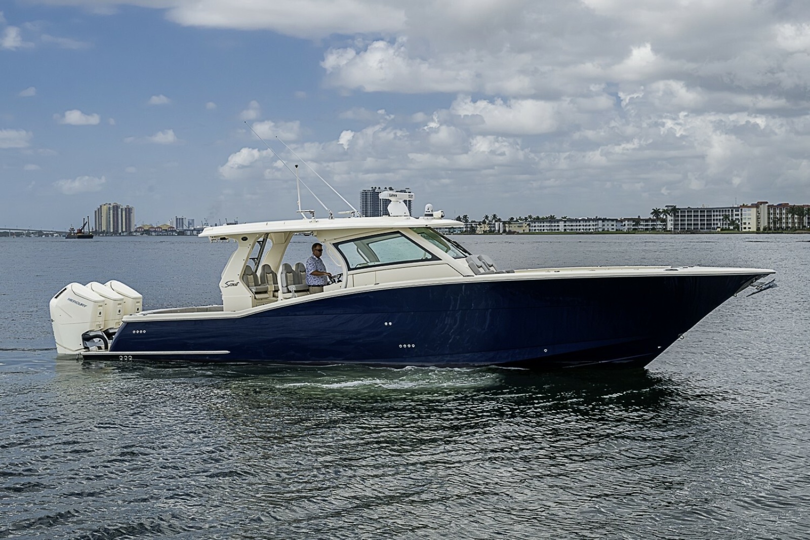 Scout 42 Maizey Blue - Exterior Profile