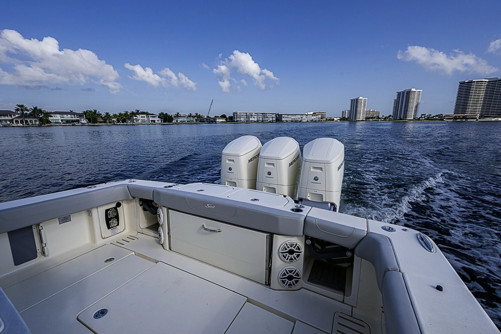 Scout 42 Maizey Blue - Exterior Cockpit