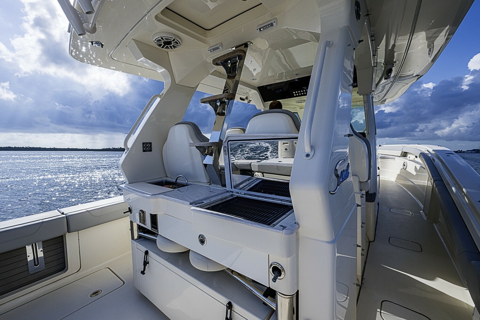Scout 42 Maizey Blue - Exterior Cockpit