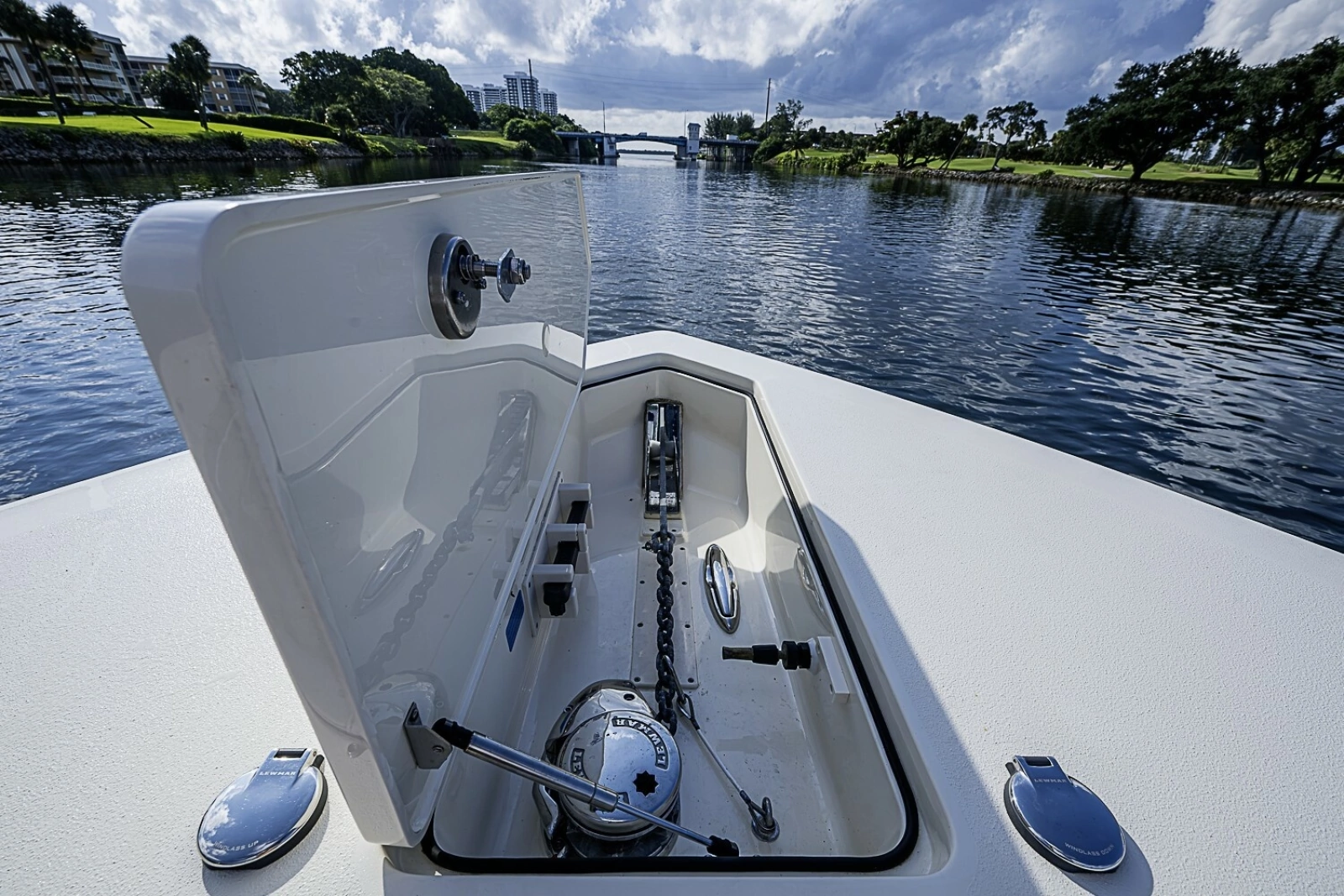 Scout 42 Maizey Blue - Exterior Bow