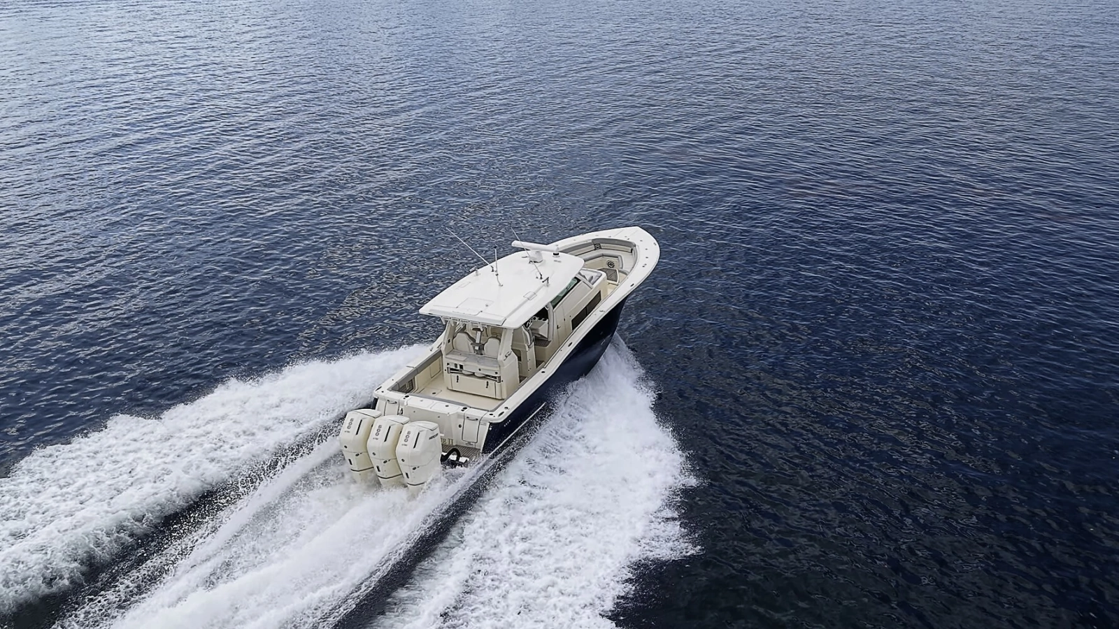 Scout 42 Maizey Blue - Exterior Profile