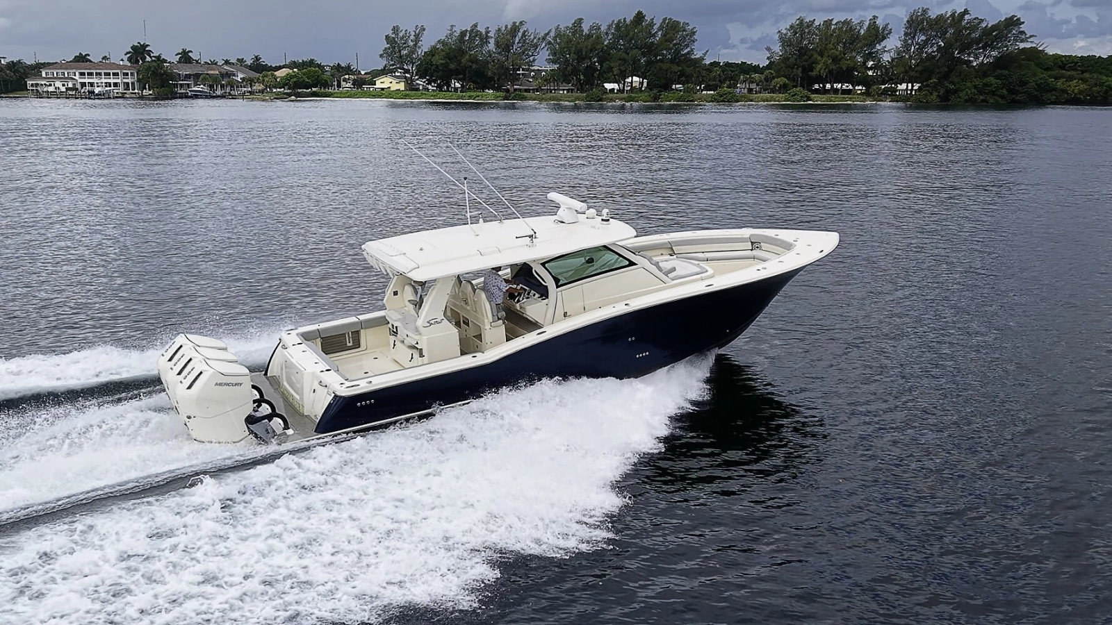Scout 42 Maizey Blue - Exterior Profile