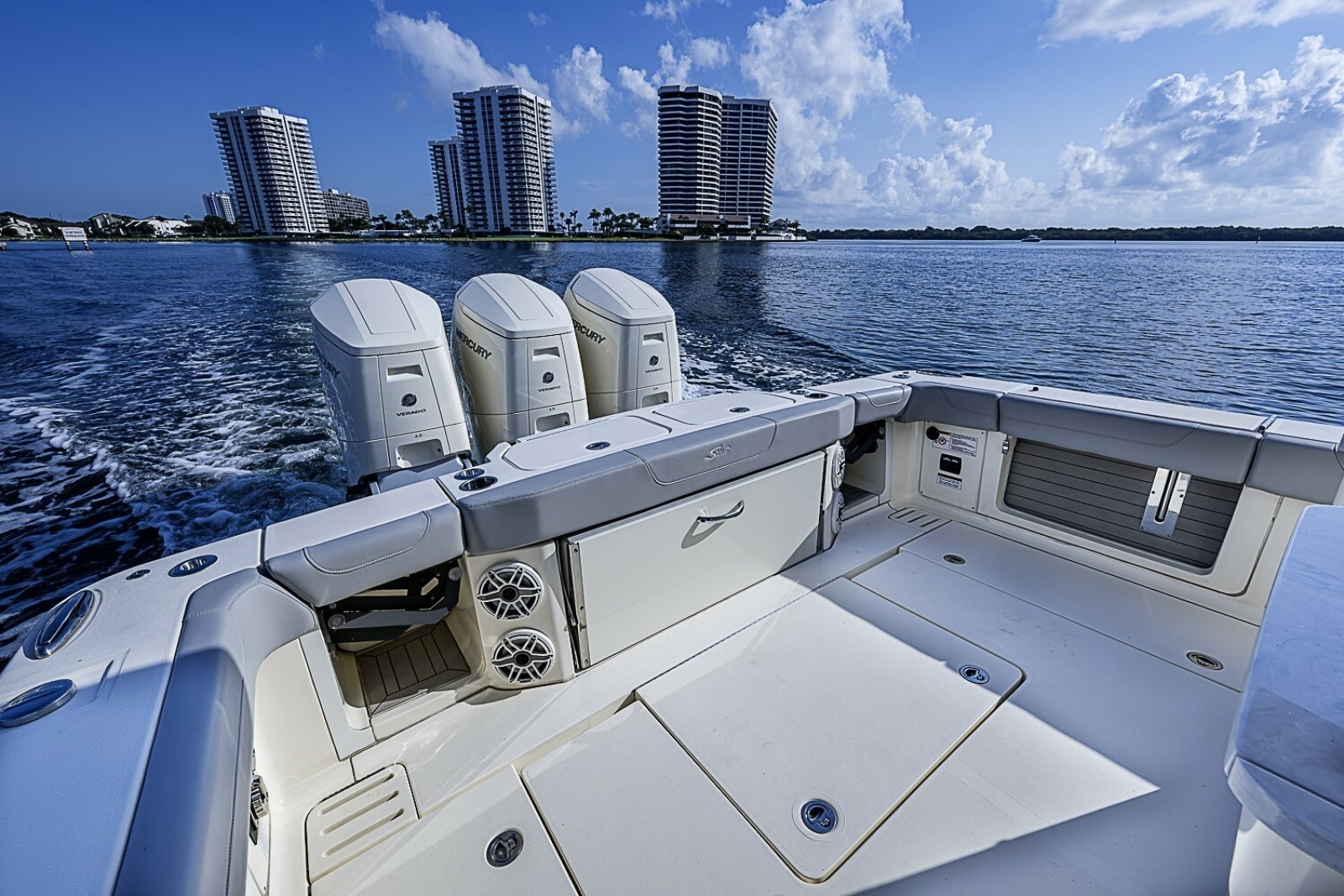 Scout 42 Maizey Blue - Exterior Cockpit