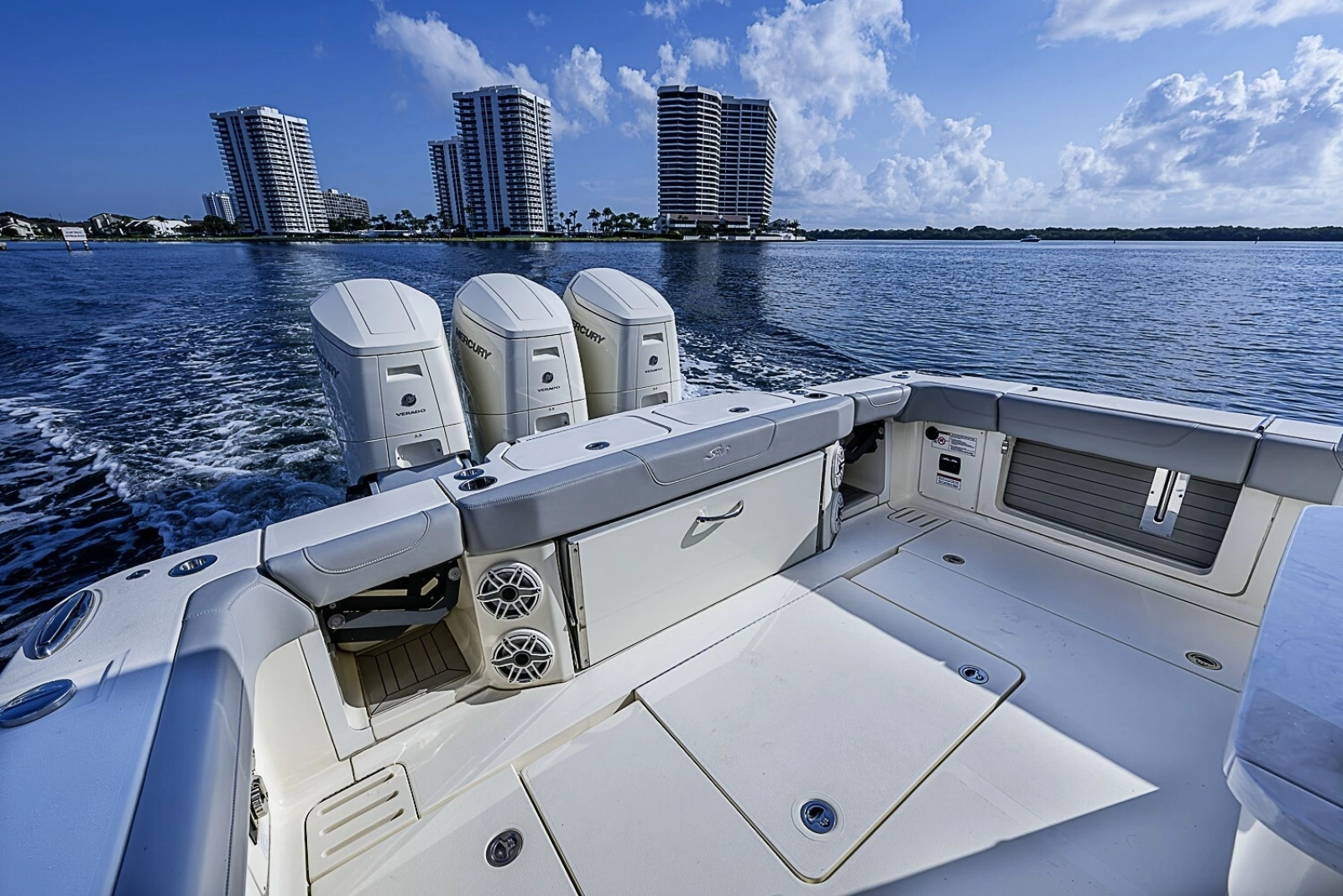 Scout 42 Maizey Blue - Exterior Cockpit