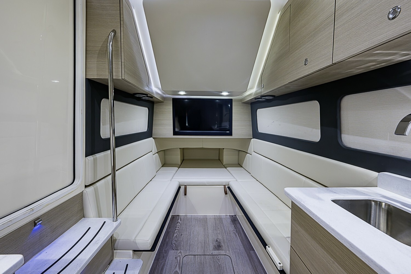 Scout 42 Maizey Blue - Interior Cabin