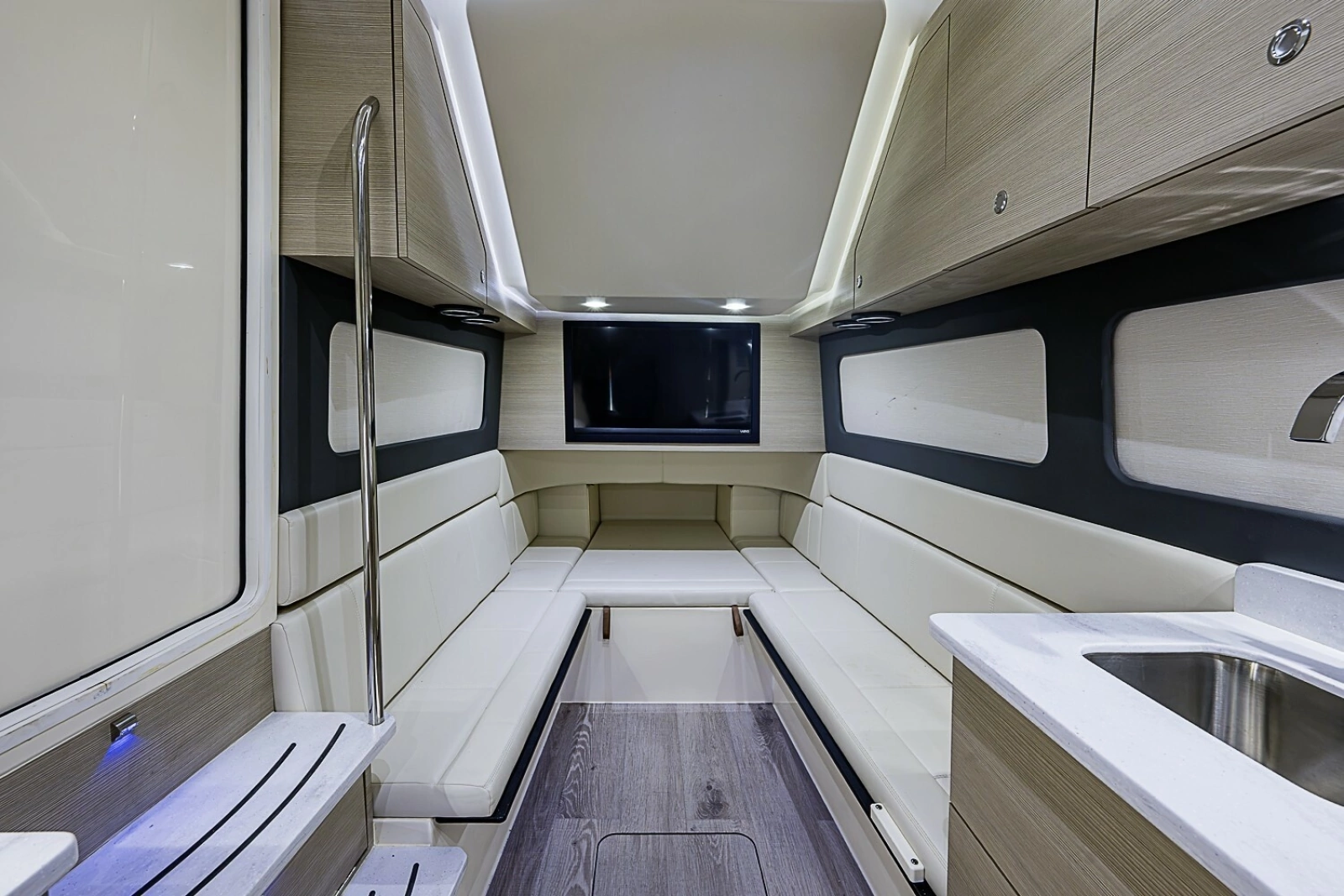 Scout 42 Maizey Blue - Interior Cabin