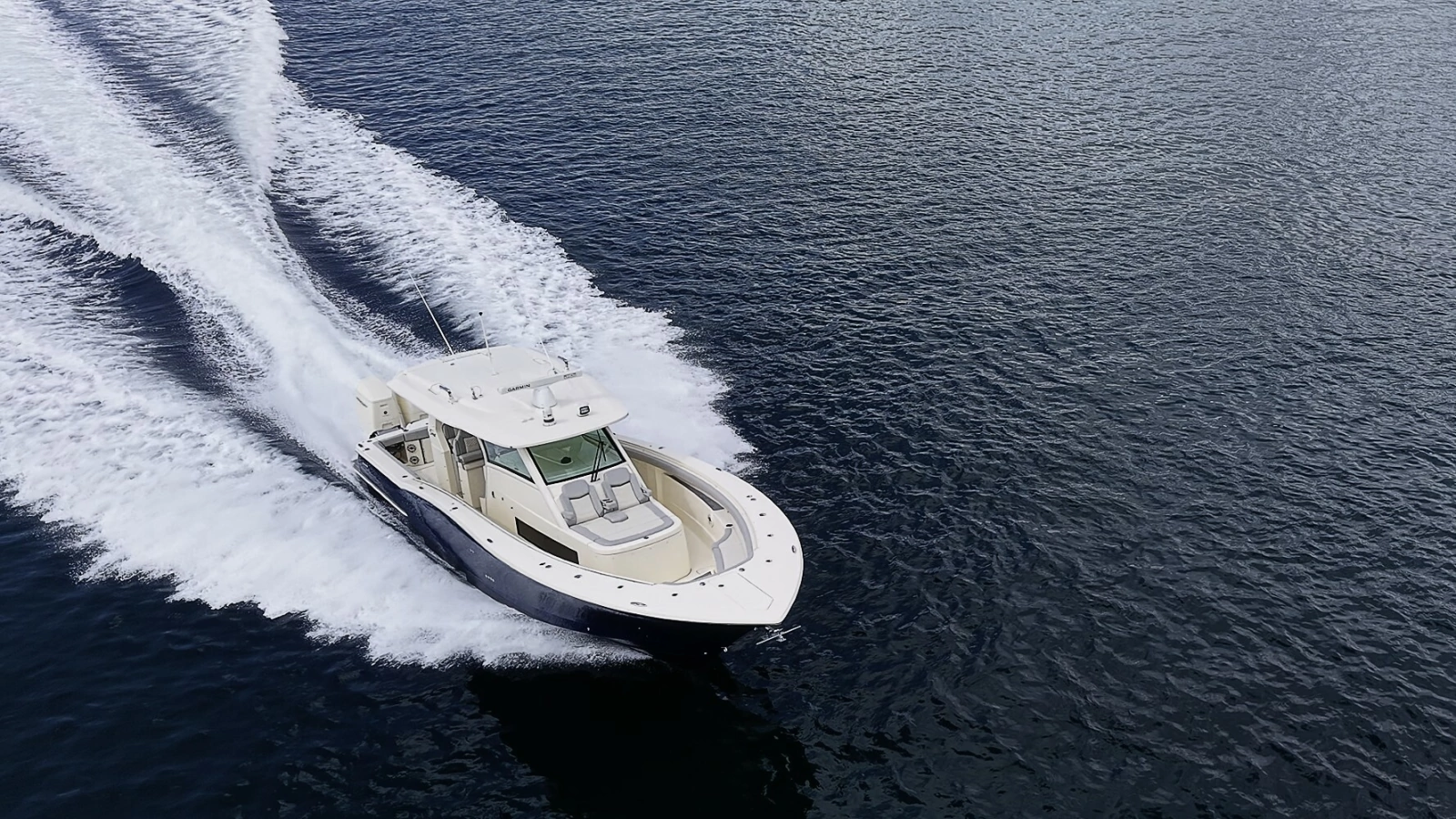 Scout 42 Maizey Blue - Exterior Profile