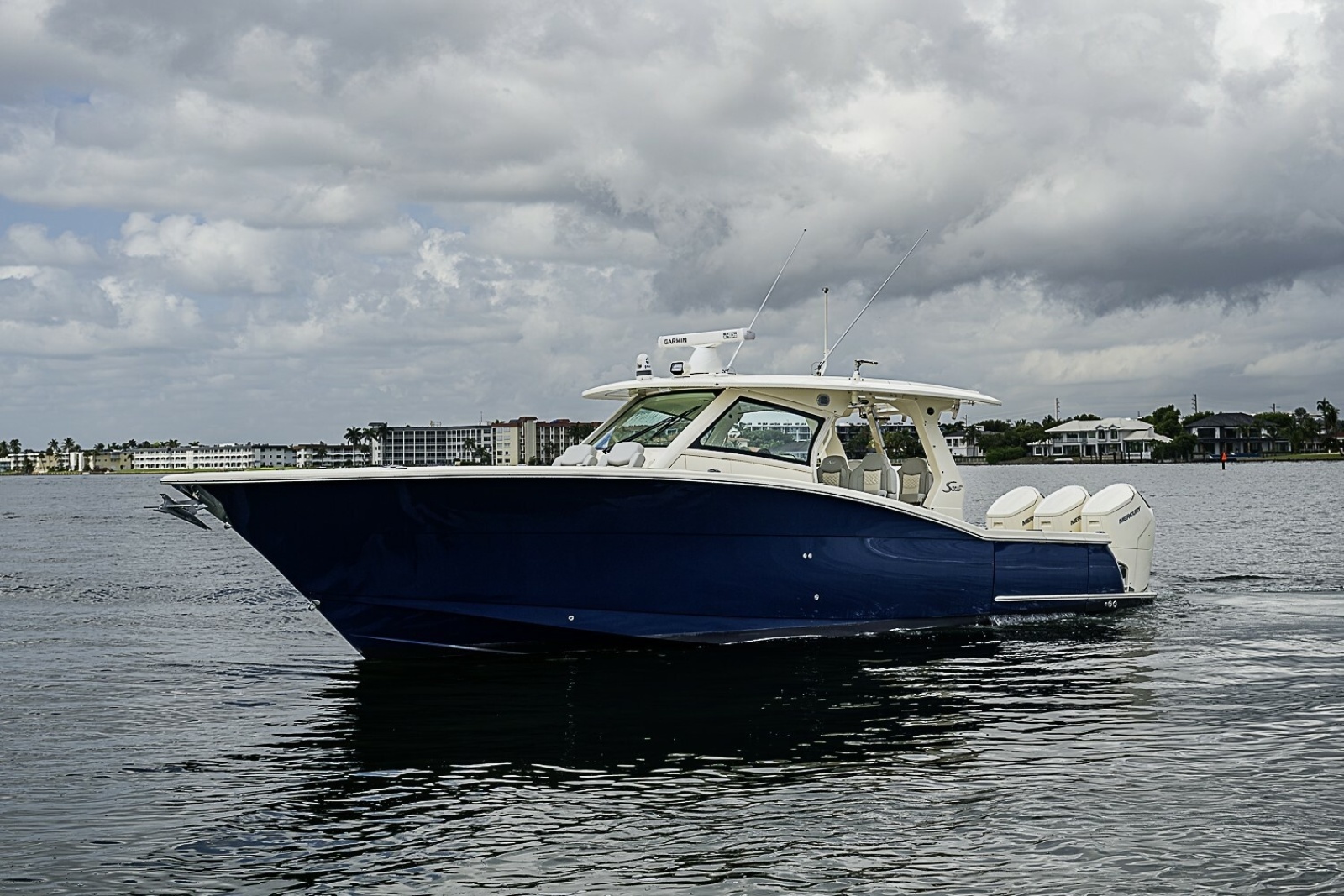 Scout 42 Maizey Blue - Exterior Profile