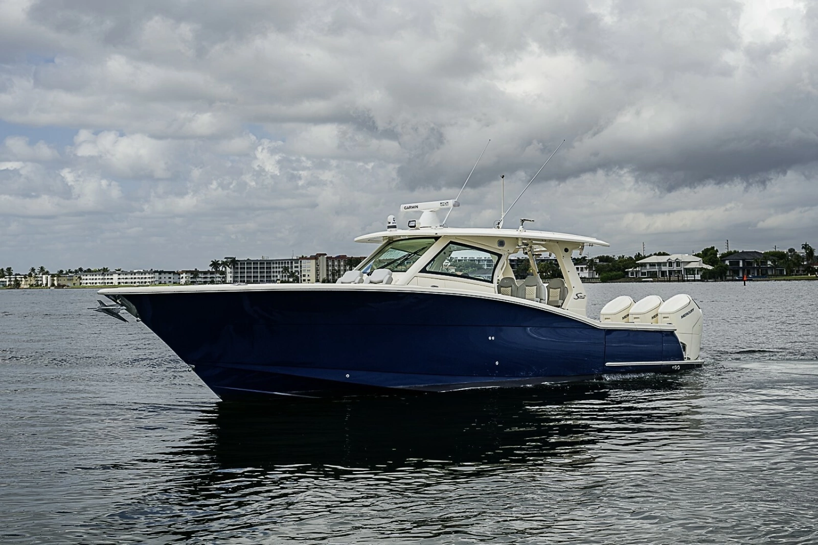 Scout 42 Maizey Blue - Exterior Profile
