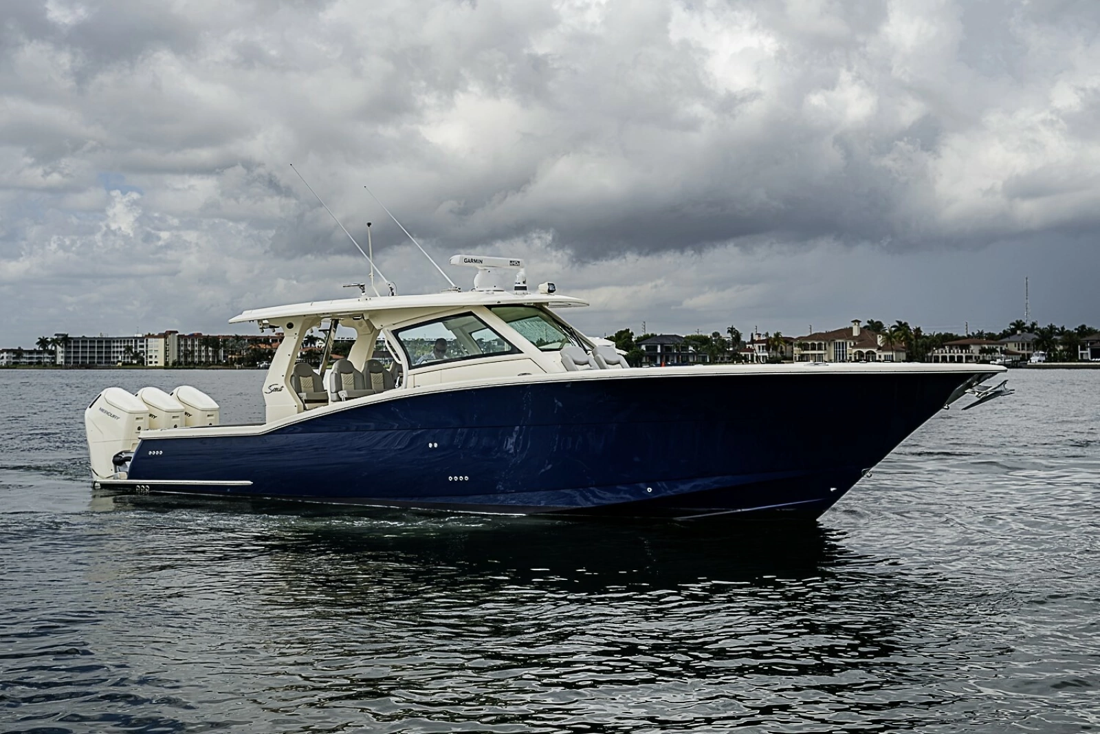 Scout 42 Maizey Blue - Exterior Profile
