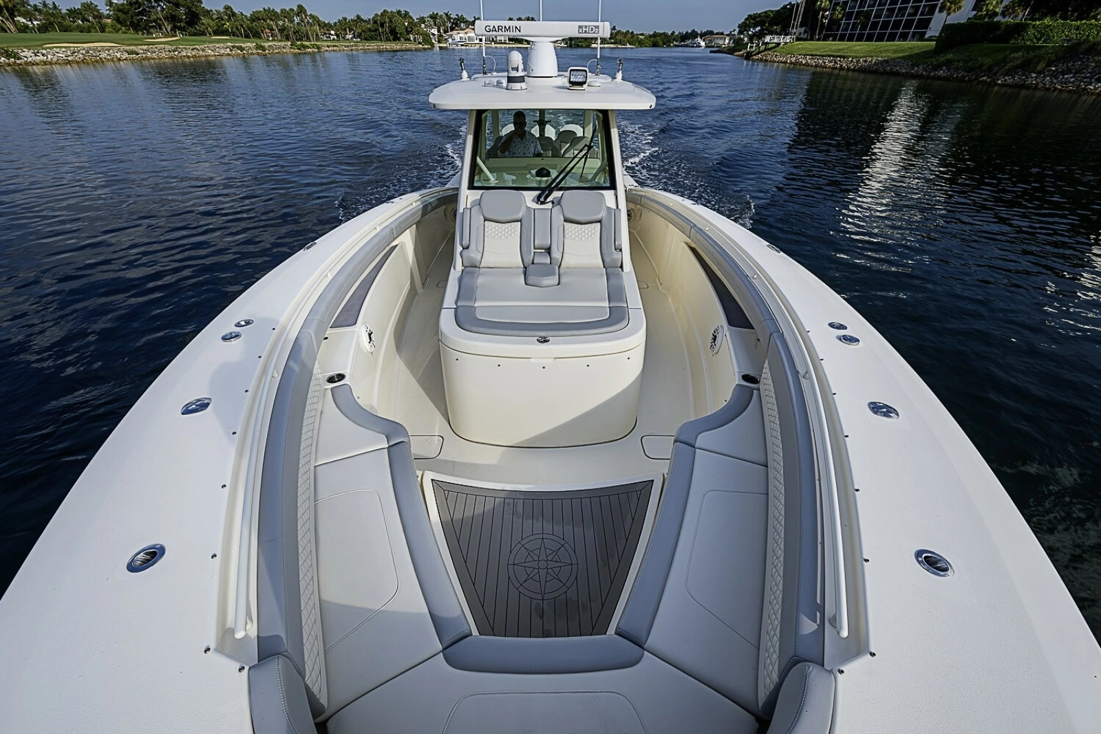 Scout 42 Maizey Blue - Exterior Bow