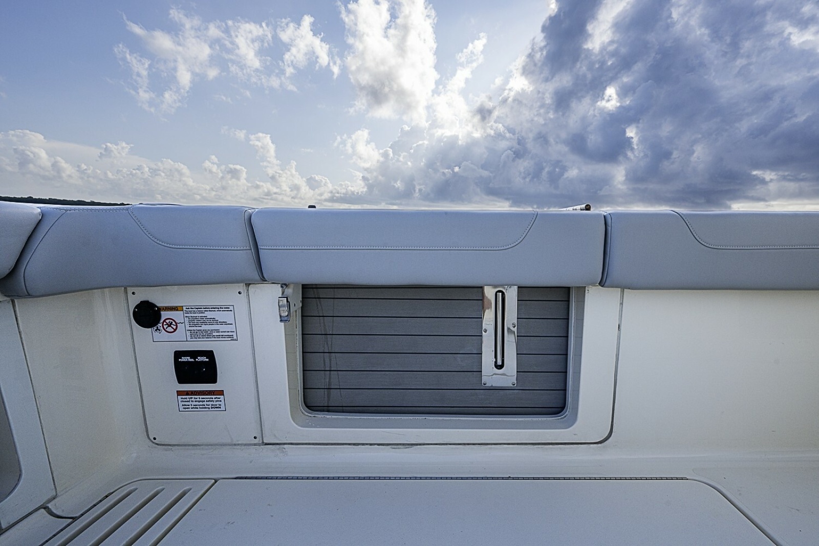 Scout 42 Maizey Blue - Exterior Cockpit