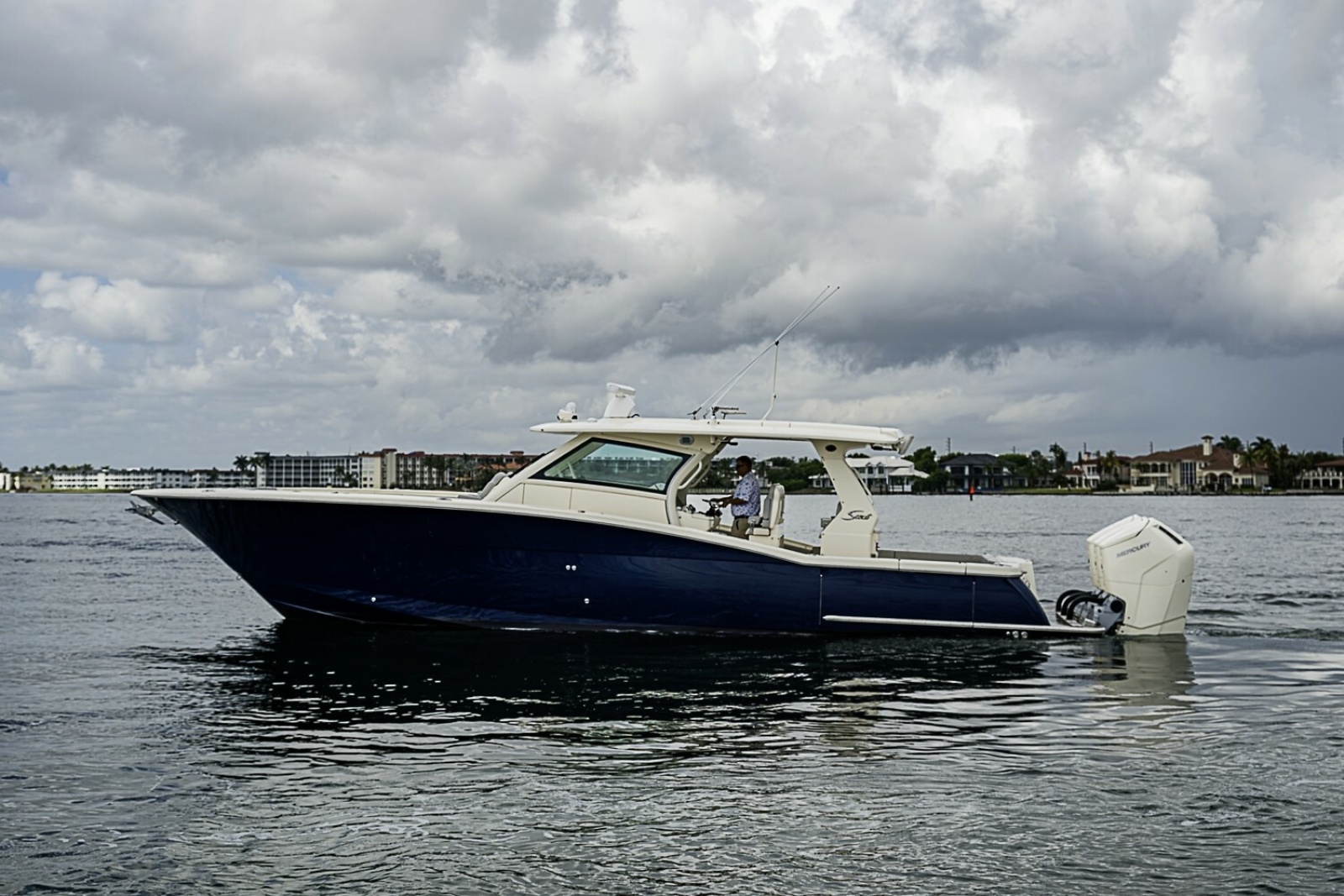 Scout 42 Maizey Blue - Exterior Profile