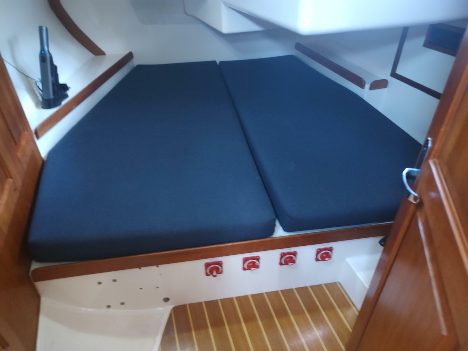 2004 Tartan 3700