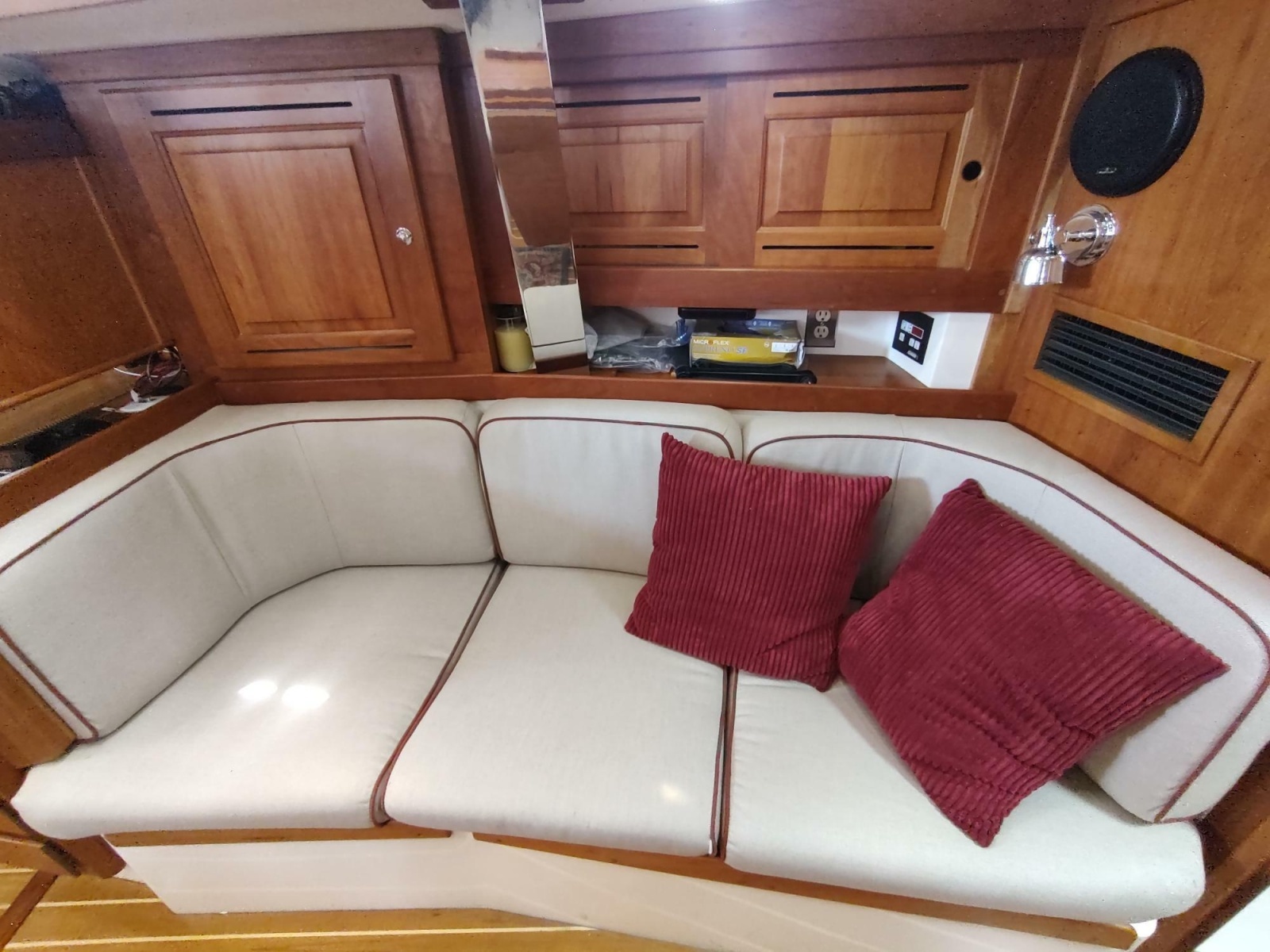 2004 Tartan 3700