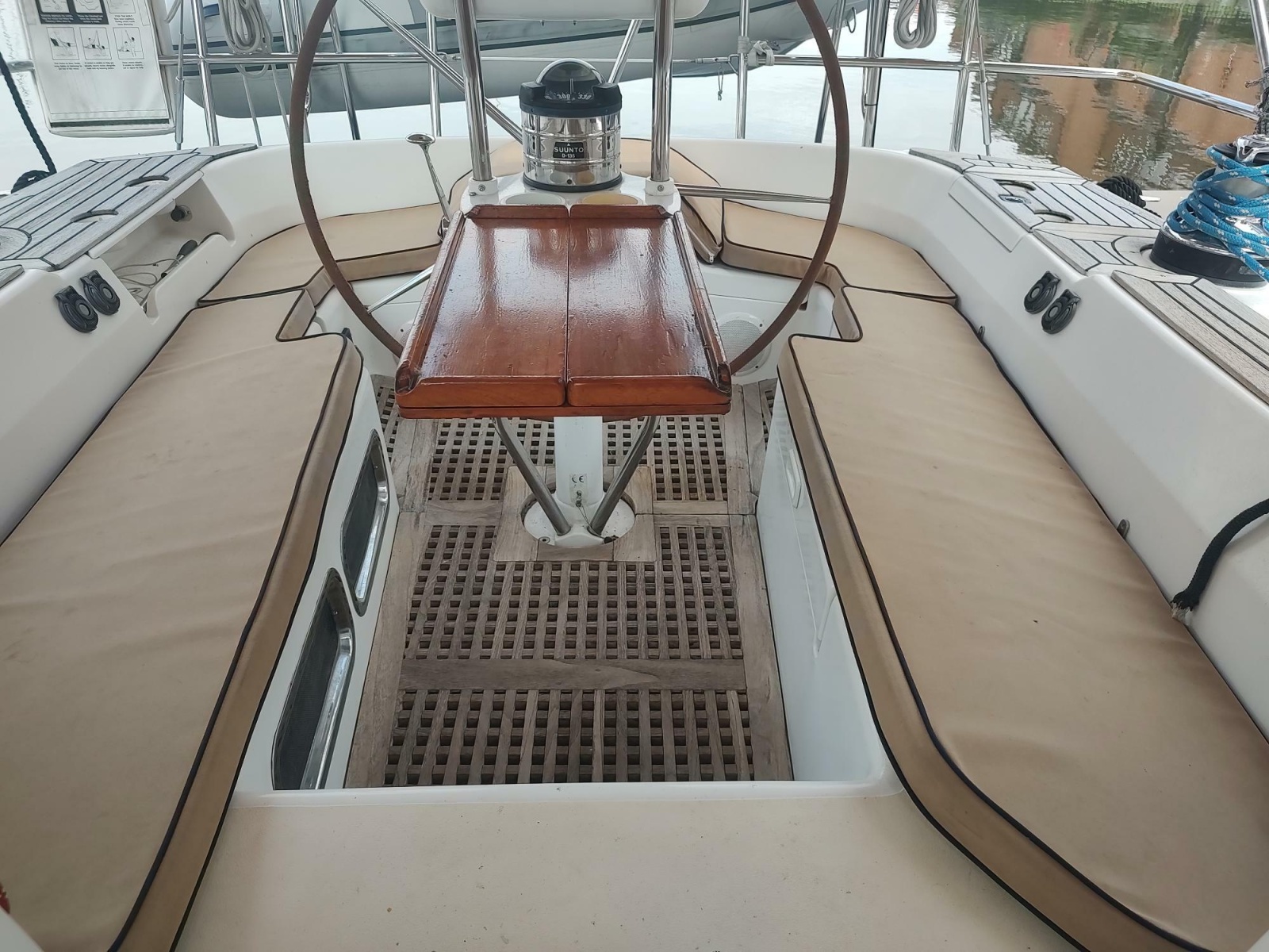 2004 Tartan 3700