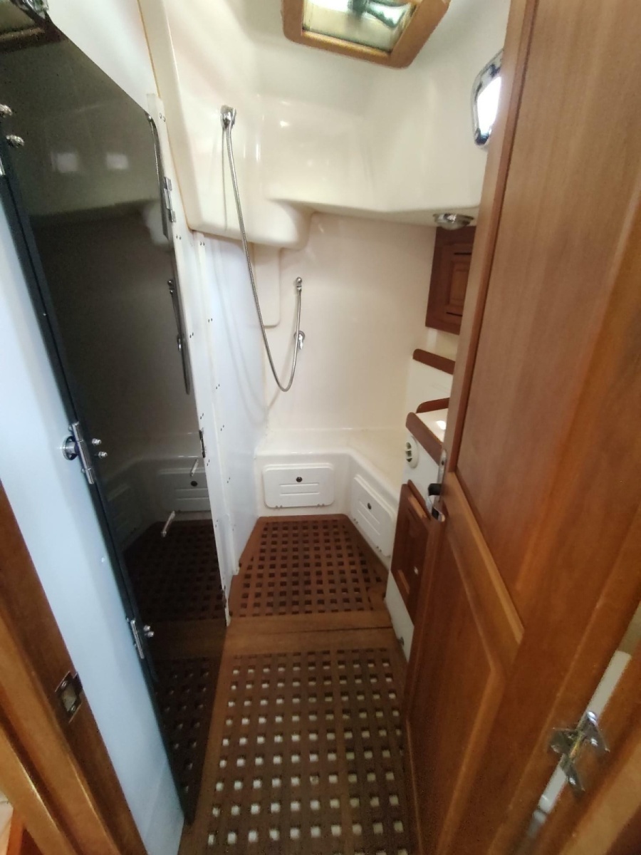 2004 Tartan 3700