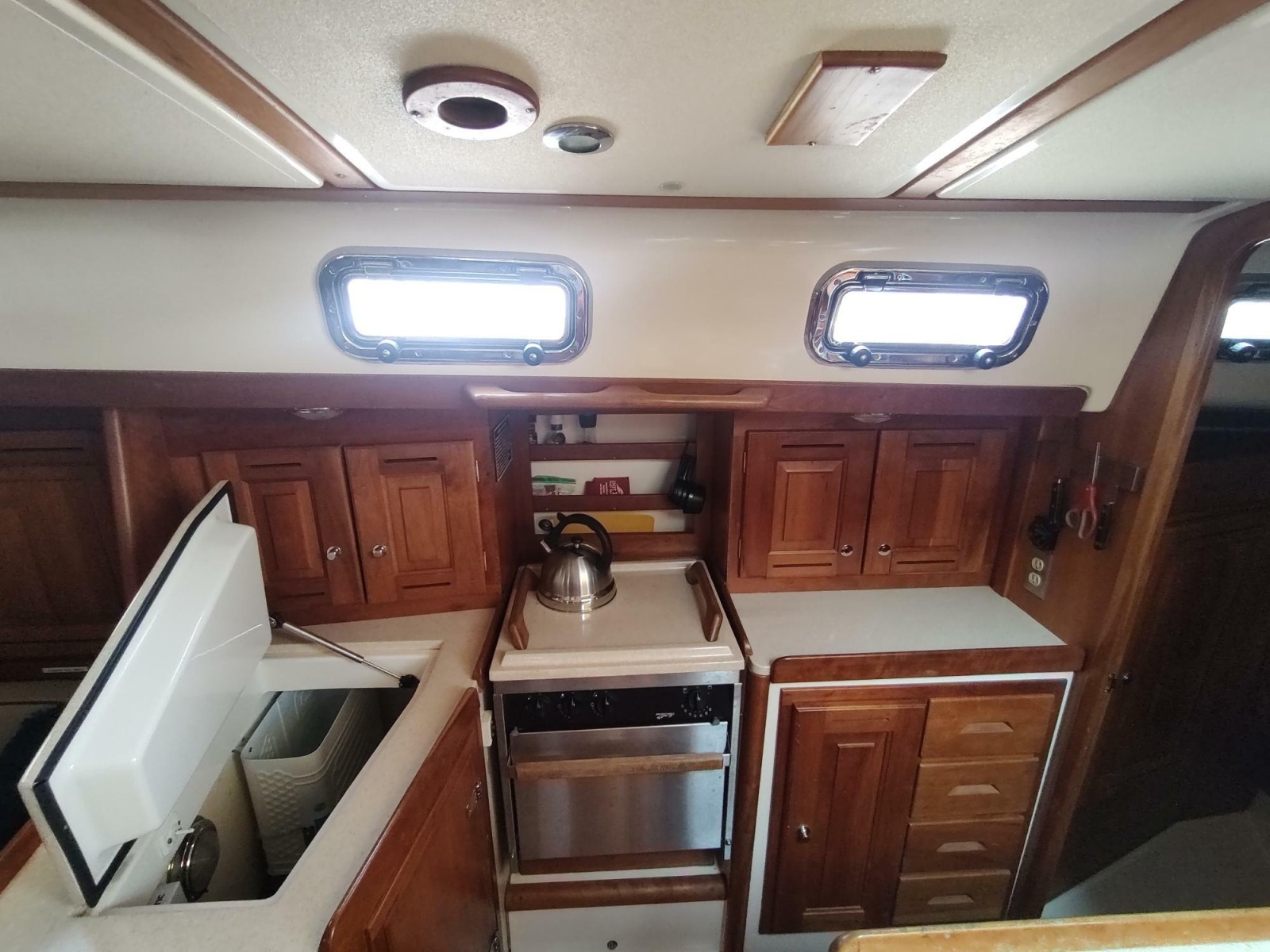 2004 Tartan 3700
