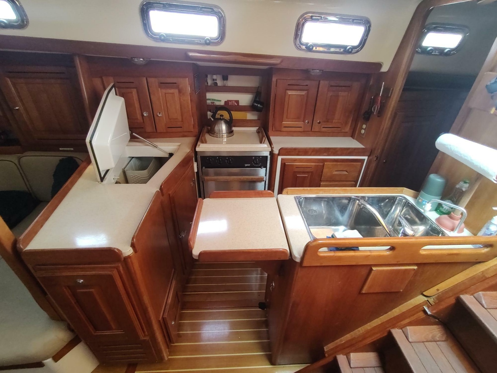 2004 Tartan 3700