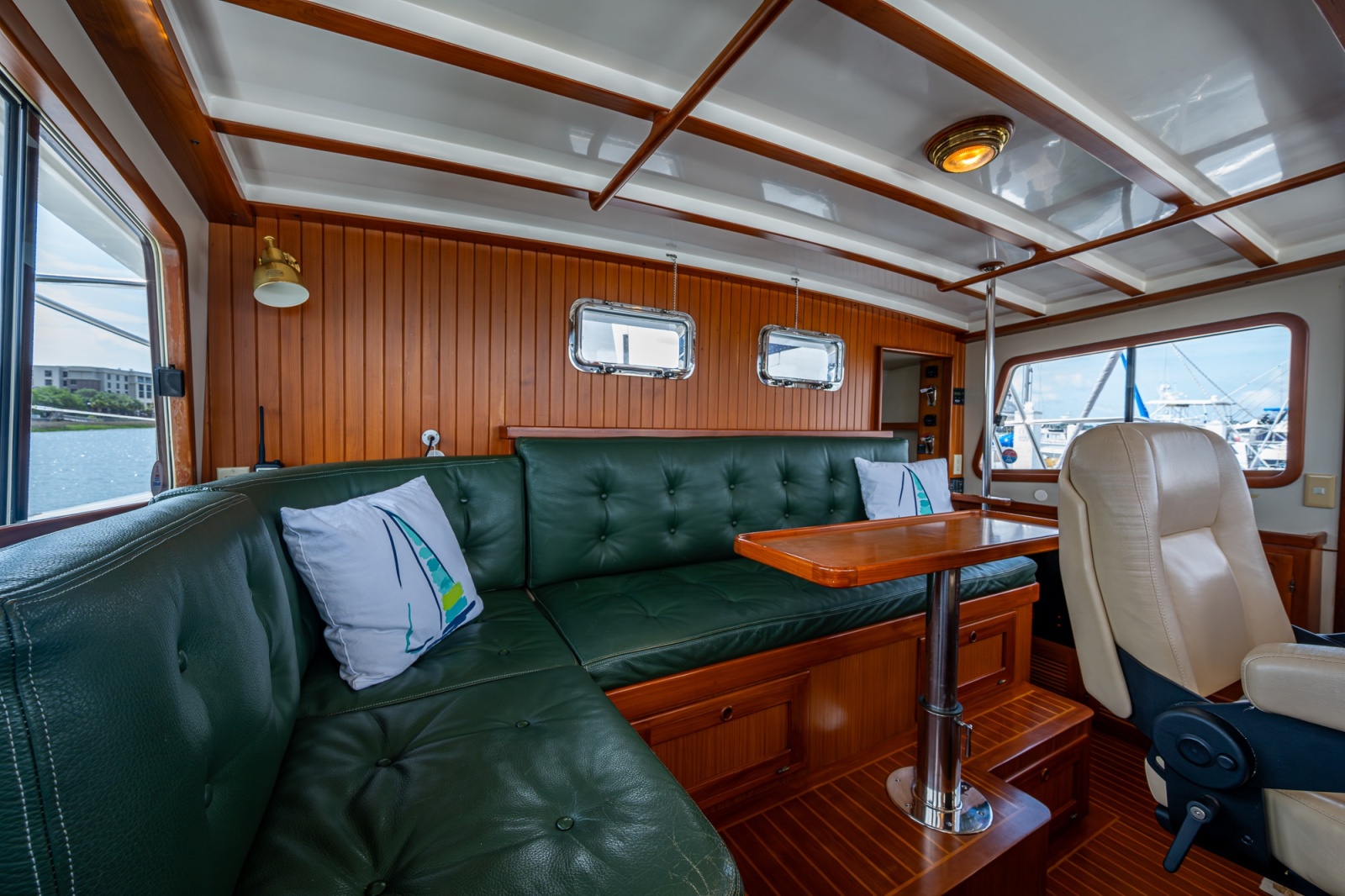 Pilothouse Settee That Converts To Double Berth