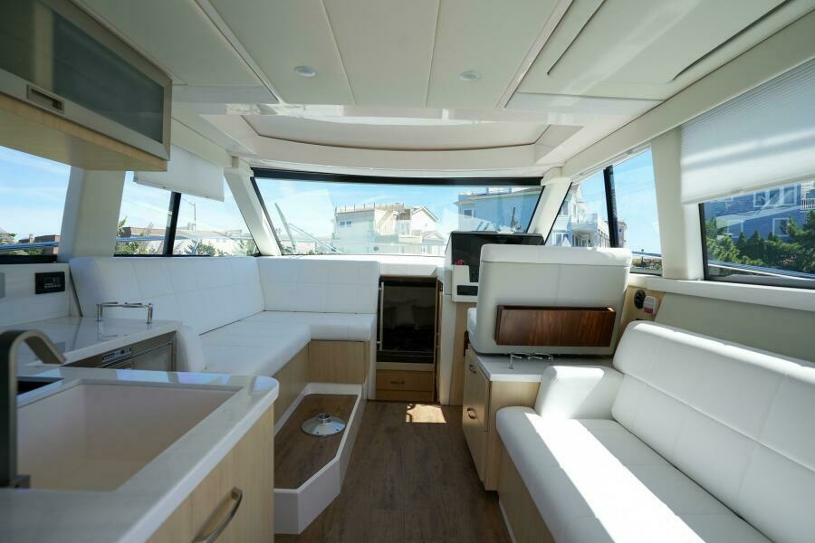 38ft Regal Yacht For Sale