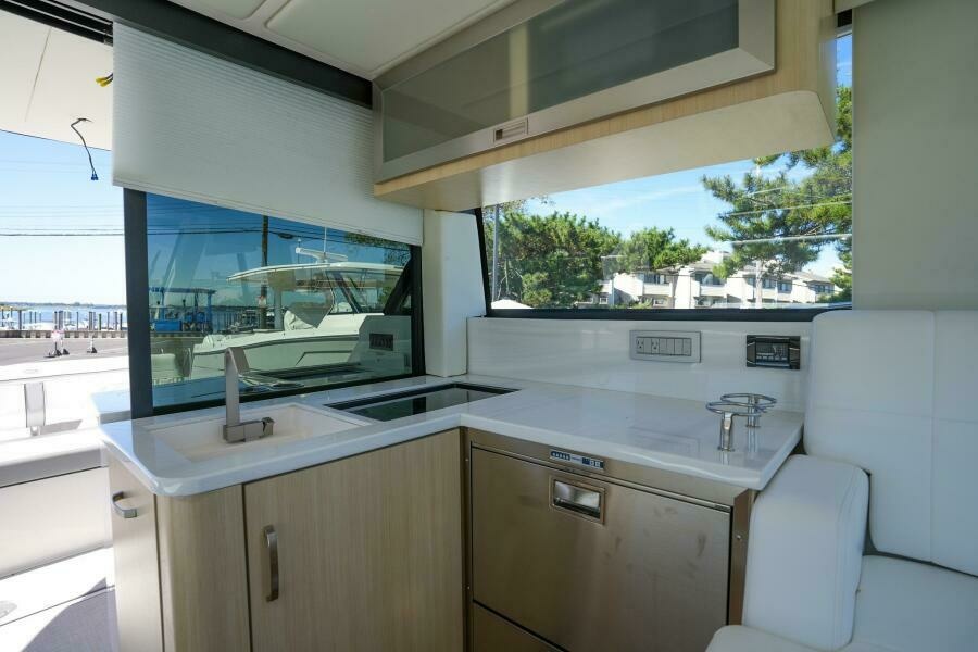 38ft Regal Yacht For Sale