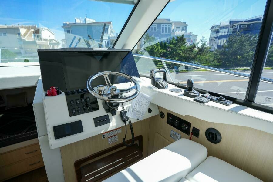 38ft Regal Yacht For Sale