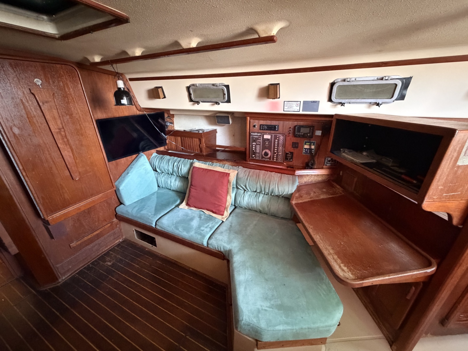 1986 Island Packet 38