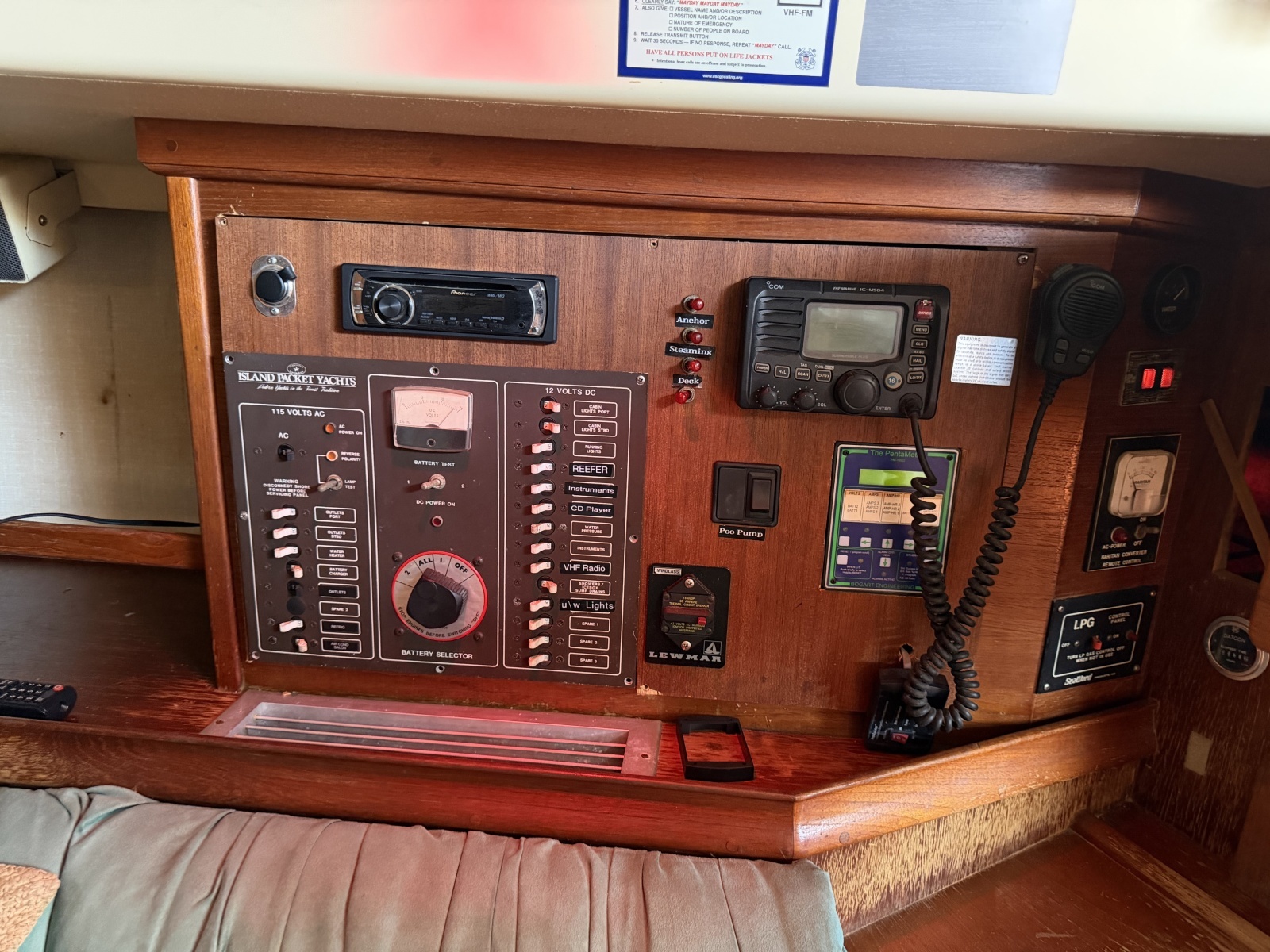 1986 Island Packet 38