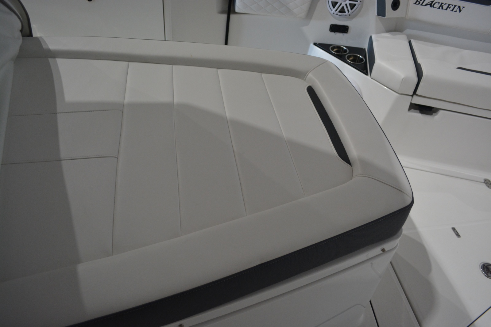 2023 Blackfin 332 CC
