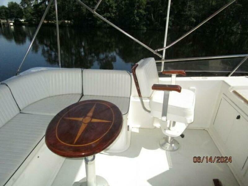 42' Sabre flybridge port