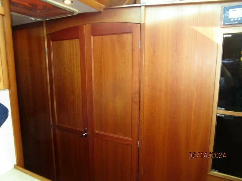 42' Sabre guest stateroom doors closed